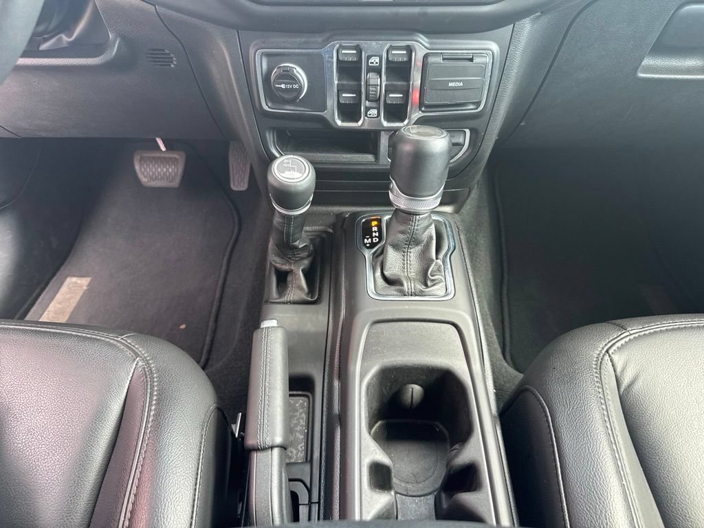 Used 2023 Jeep Wrangler Unlimited Sahara AWD/4WD image 45