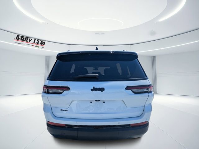 Used 2023 Jeep Grand Cherokee L Laredo image 4