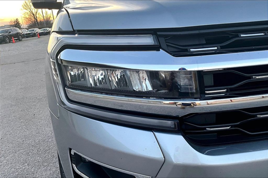 Used 2024 Ford Expedition Max Limited image 31