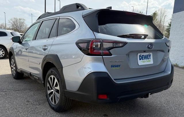 Used 2024 Subaru Outback Premium image 3