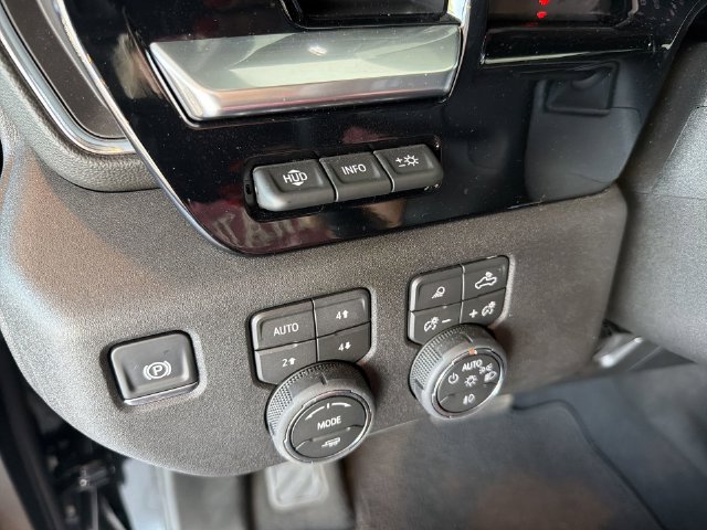 Certified 2026 Chevrolet Silverado 3500 High Country w/ High Country Premium Package AWD/4WD image 34