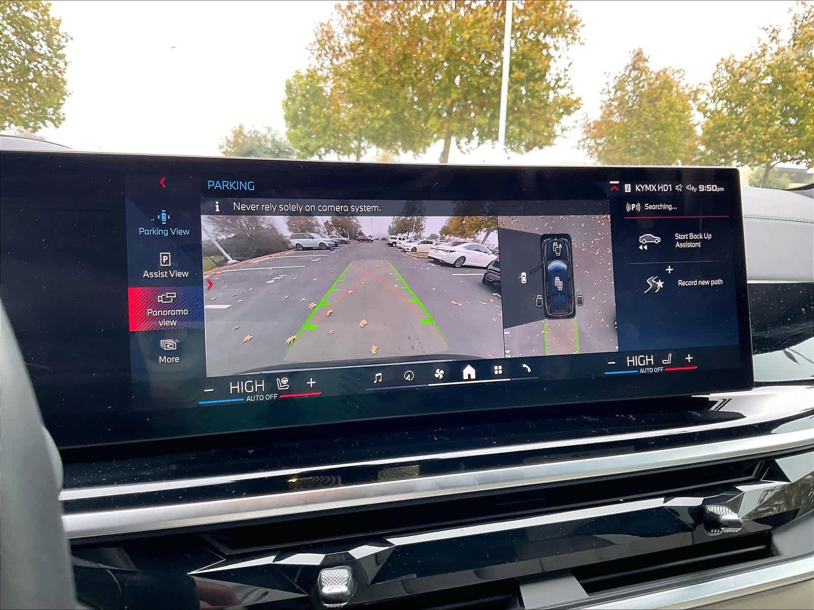 Used 2025 BMW X7 M60i image 21