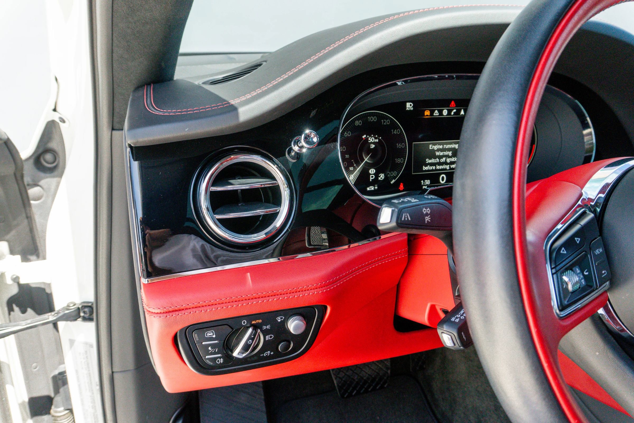 Used 2023 Bentley Bentayga image 68