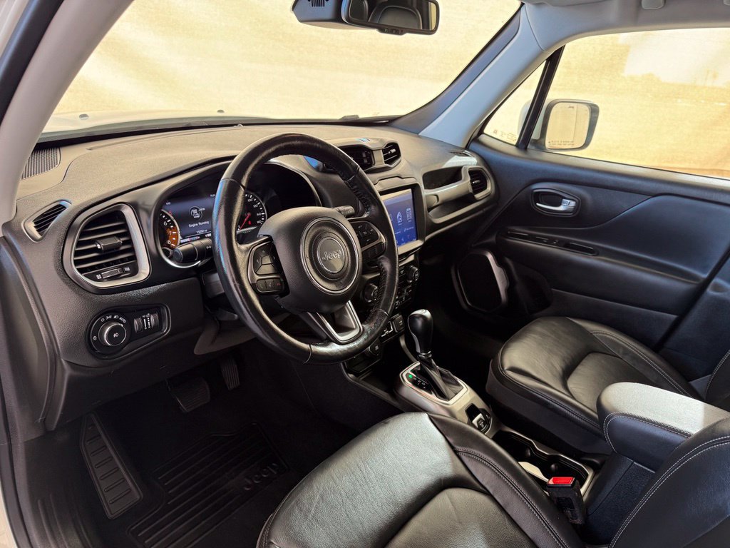 Used 2018 Jeep Renegade Limited w/ UConnect 8.4 Nav Group AWD/4WD image 30