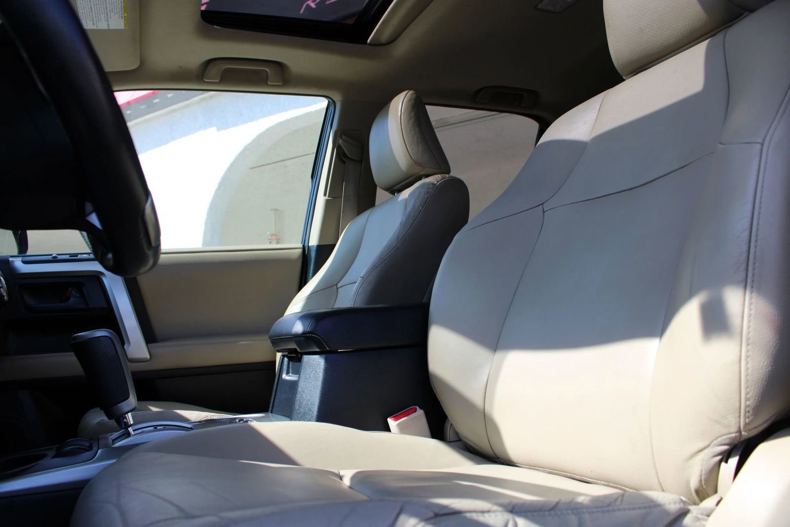 Used 2010 Toyota 4Runner Limited image 14