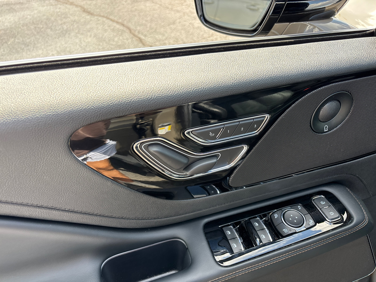 New 2026 Lincoln Aviator Reserve AWD/4WD image 12