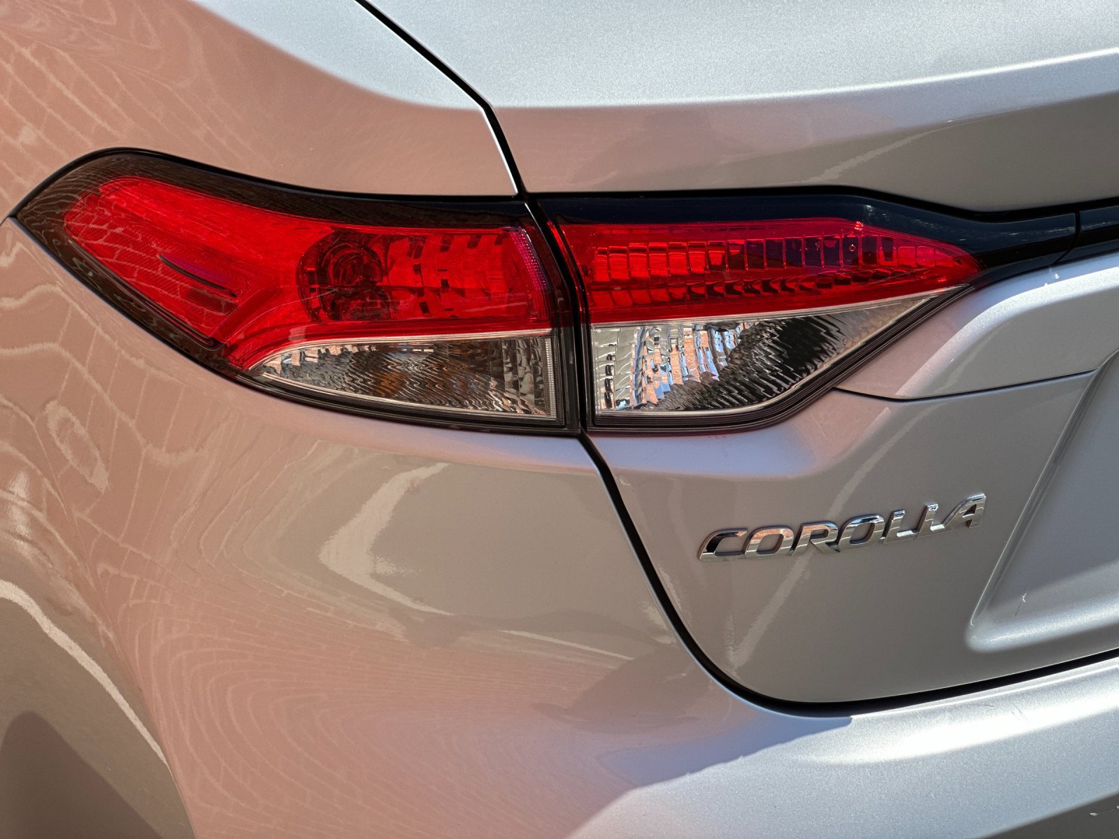 Used 2023 Toyota Corolla LE FWD image 33
