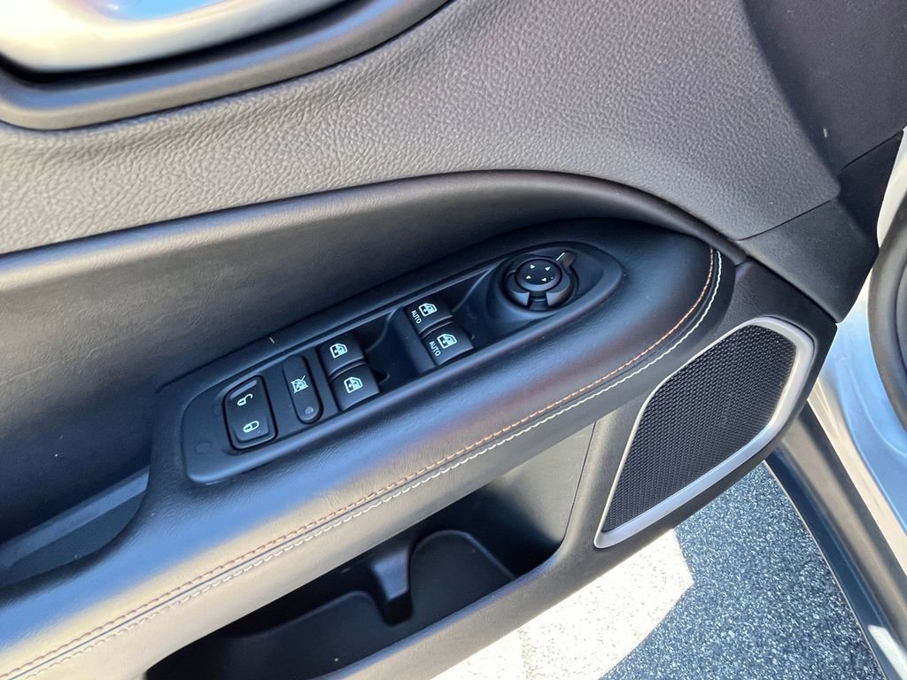 Used 2018 Jeep Compass Latitude w/ Popular Equipment Group AWD/4WD image 12