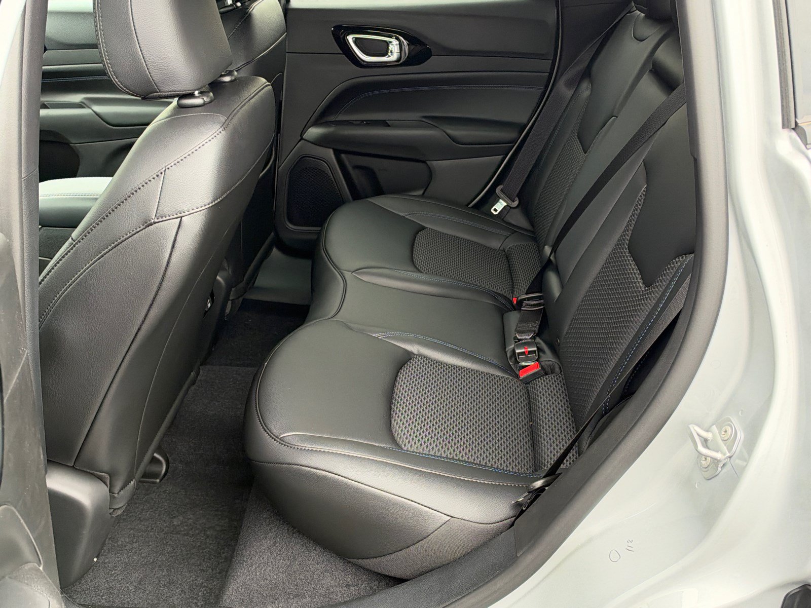 New 2026 Jeep Compass Latitude AWD/4WD image 20