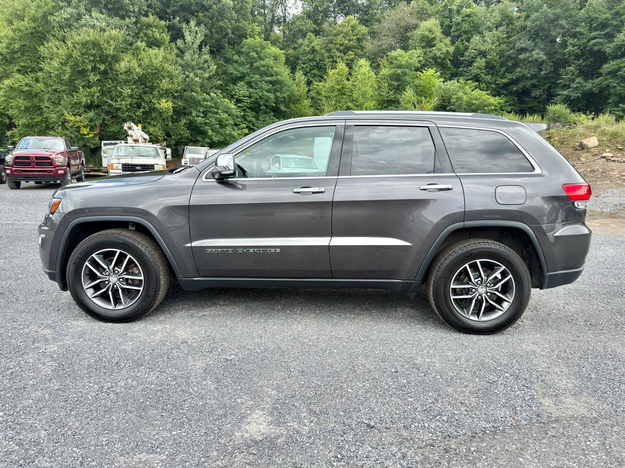 Used 2017 Jeep Grand Cherokee Limited w/ Luxury Group II AWD/4WD image 4