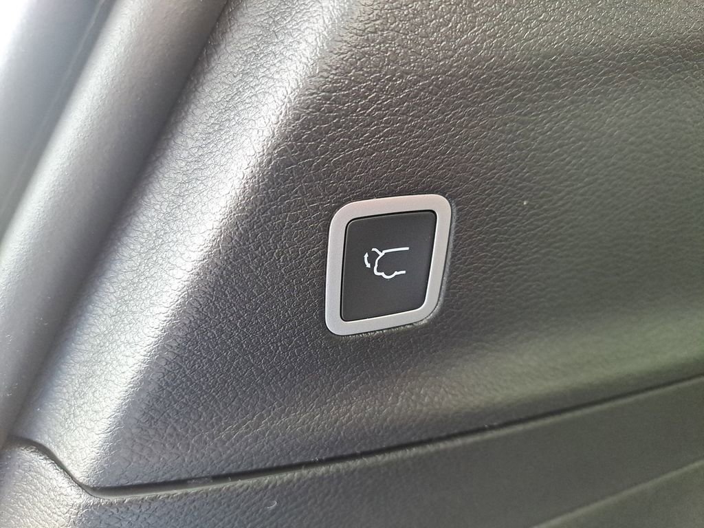 New 2026 Chrysler Pacifica Select w/ S Appearance Package image 11