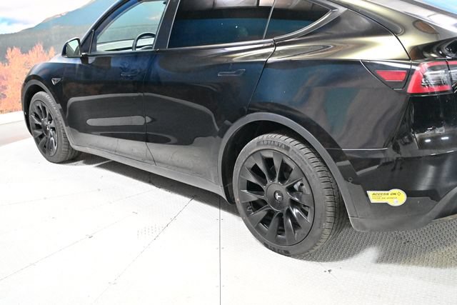 Used 2022 Tesla Model Y Long Range AWD/4WD image 7