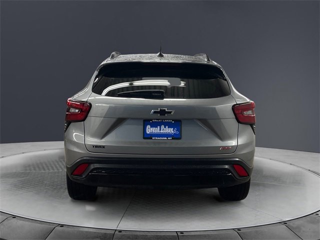 Used 2025 Chevrolet Trax RS w/ Sunroof Package image 4