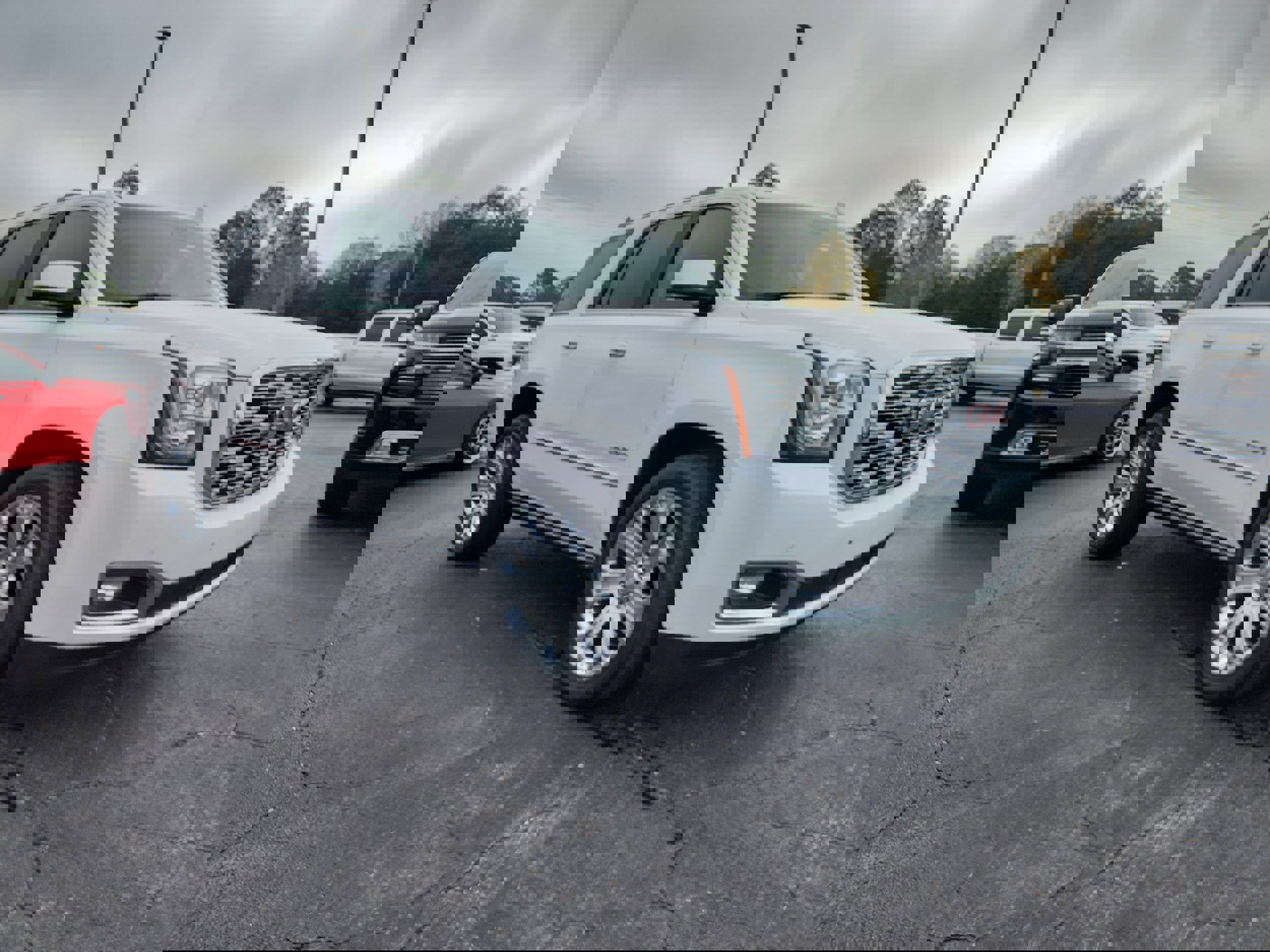 Used 2019 GMC Yukon Denali w/ Denali Ultimate Package image 2