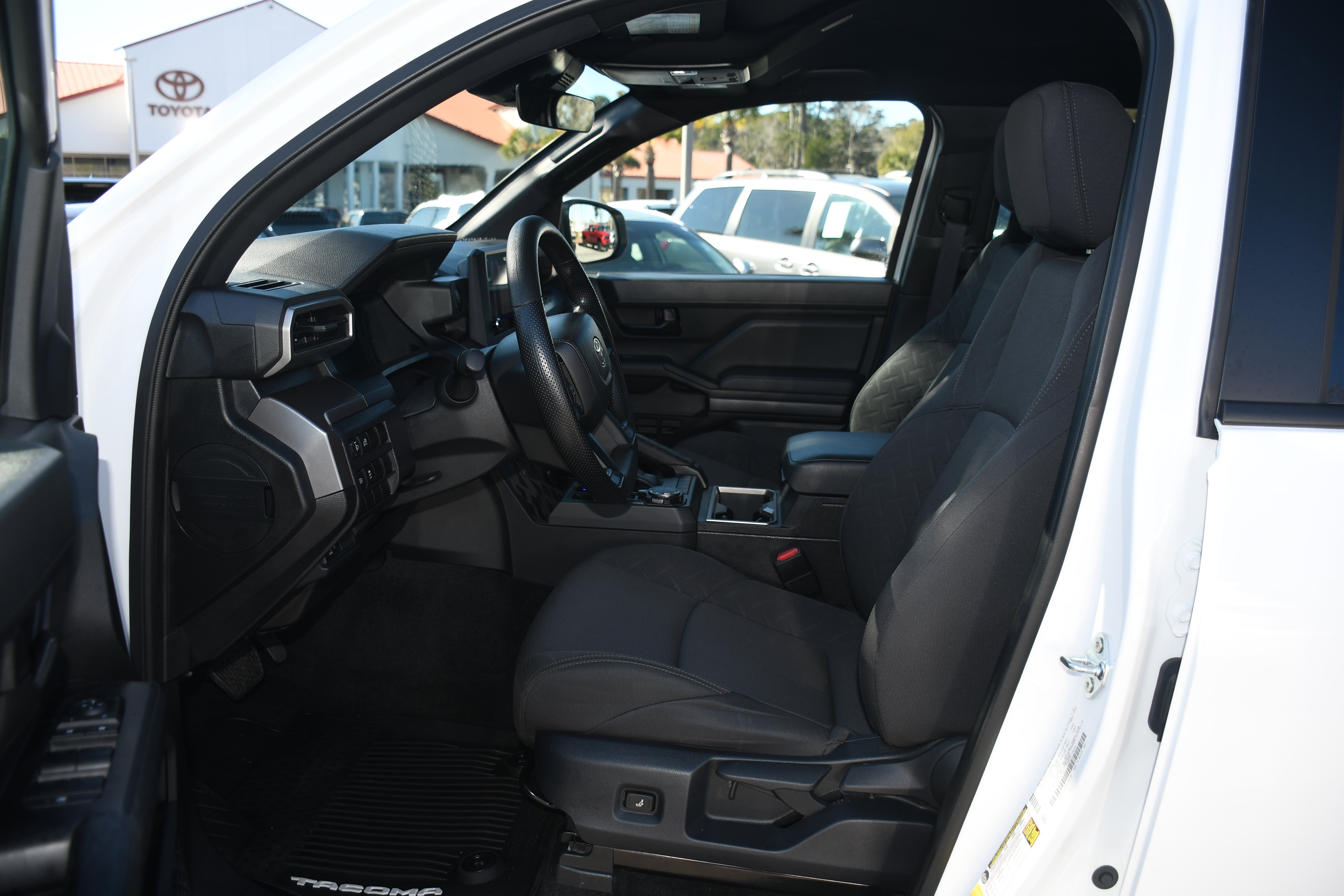 Used 2025 Toyota Tacoma SR5 image 7