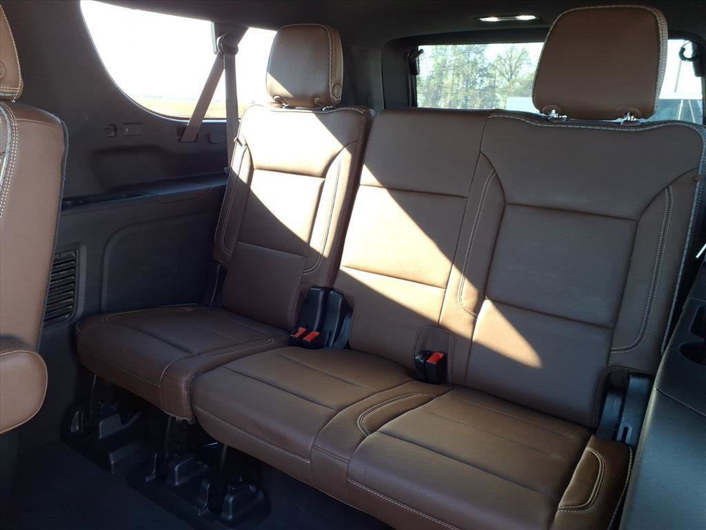 Used 2021 Chevrolet Suburban High Country w/ Premium Package image 58