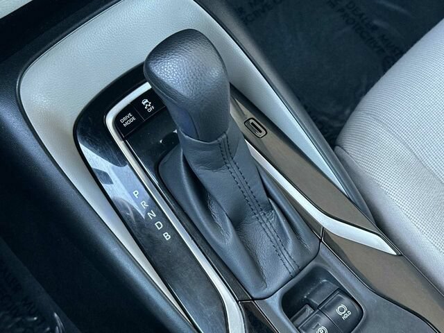Used 2021 Toyota Corolla LE FWD image 23