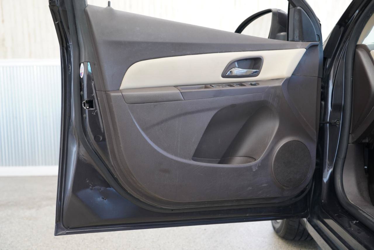 Used 2015 Chevrolet Cruze Diesel FWD image 27