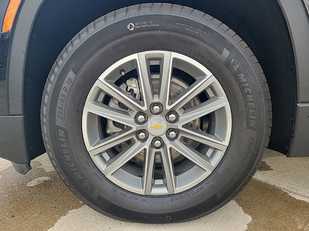 Used 2023 Chevrolet Traverse LT image 34