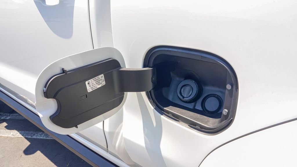 New 2025 GMC Sierra 1500 AT4 w/ AT4 Premium Package image 11