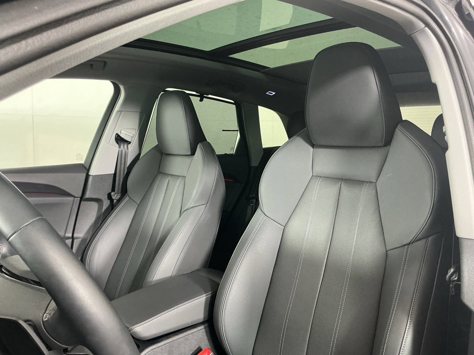 Used 2025 Audi Q5 Premium Plus w/ Premium Plus AWD/4WD image 9