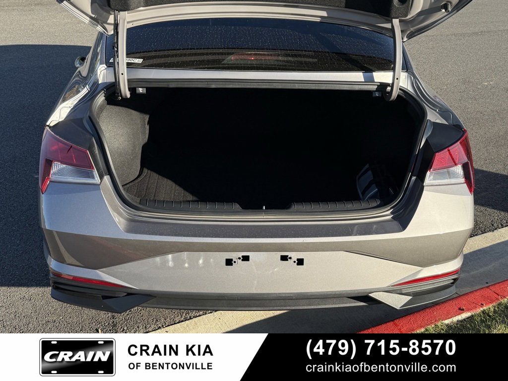 Used 2022 Hyundai Elantra SEL image 26