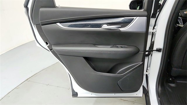 Certified 2024 Cadillac XT5 Premium Luxury w/ LPO, Floor Liner Package image 17