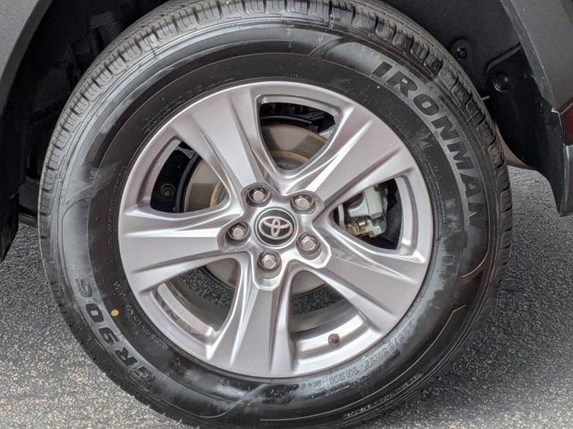 Used 2025 Toyota RAV4 XLE AWD/4WD image 13
