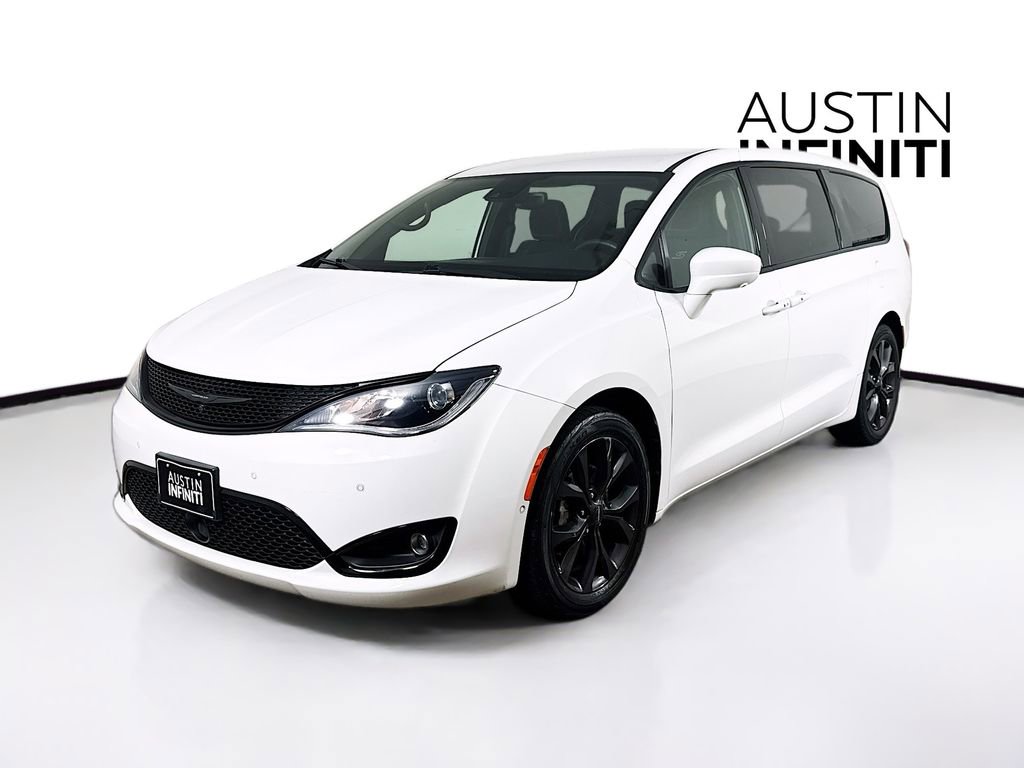 Used 2019 Chrysler Pacifica Touring Plus w/ Advanced Safetytec Group image 3