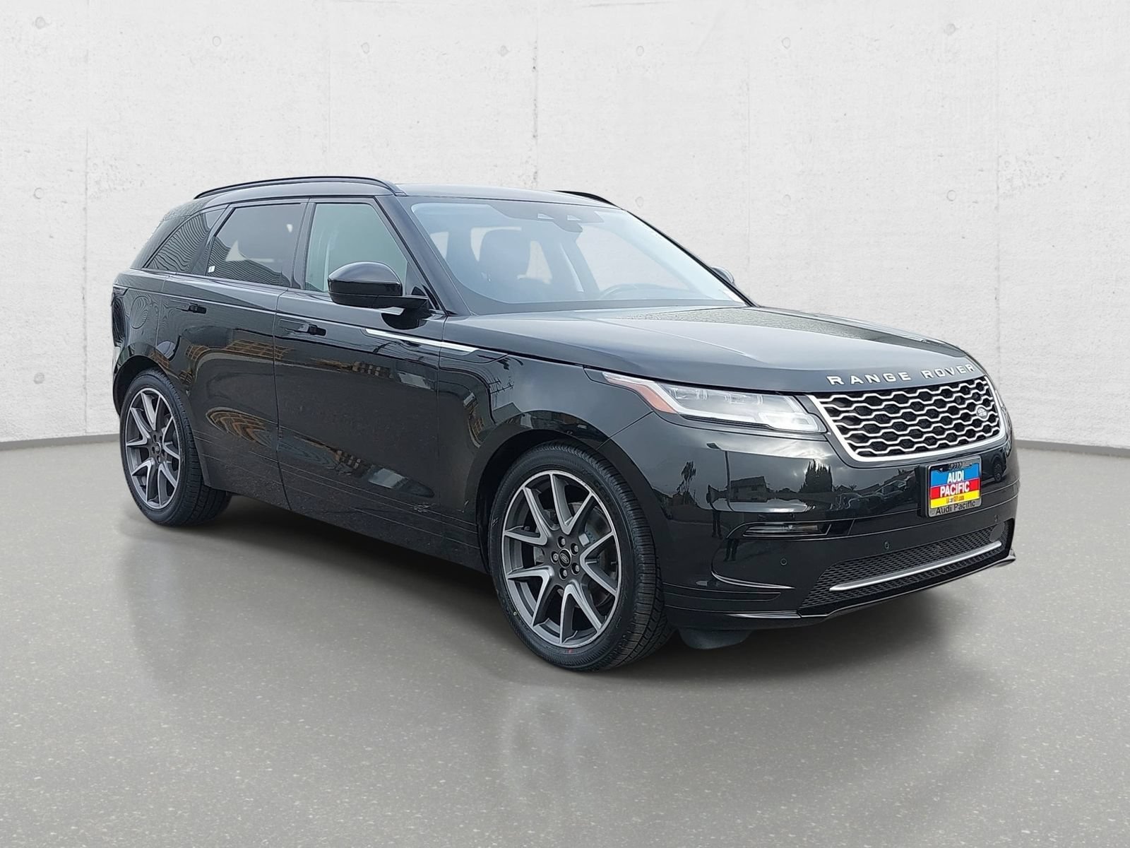 Used 2022 Land Rover Range Rover Velar S AWD/4WD image 3