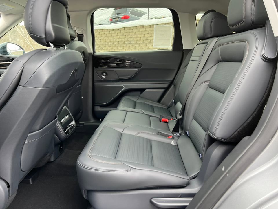 New 2026 Lincoln Nautilus Reserve w/ Jet Appearance Package AWD/4WD image 5