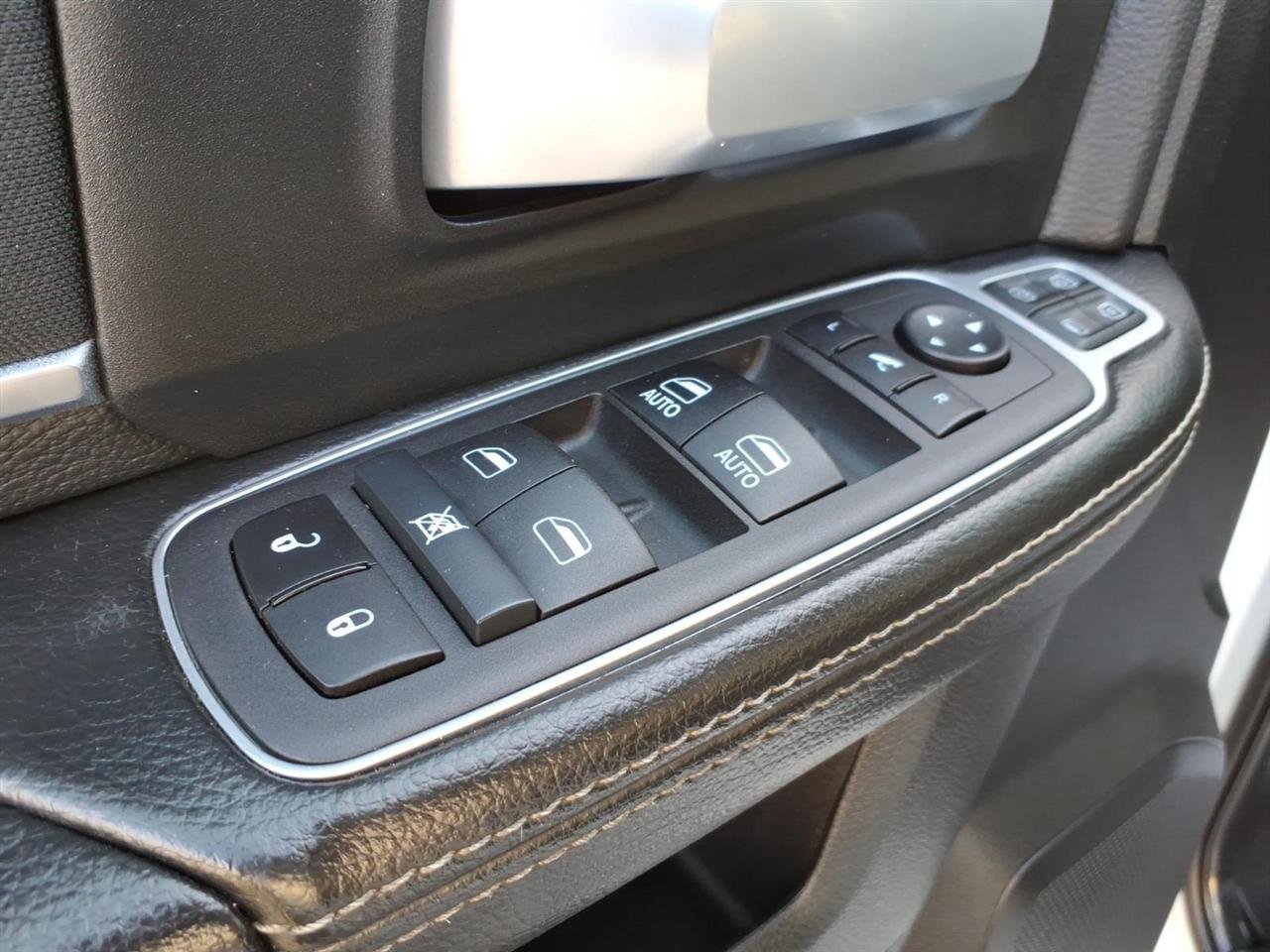 Used 2024 RAM 3500 Big Horn w/ Night Edition AWD/4WD image 12