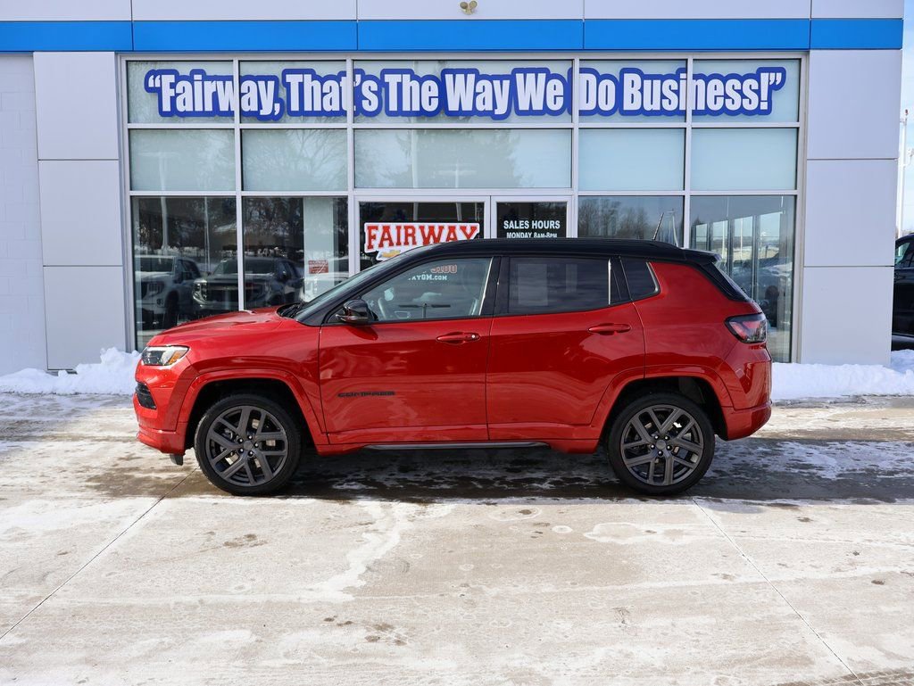 Used 2024 Jeep Compass Limited w/ High Altitude Package image 7