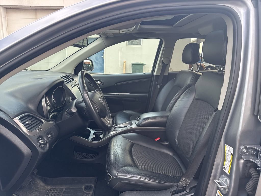 Used 2018 Dodge Journey Crossroad w/ Nav & Sun Group FWD image 7