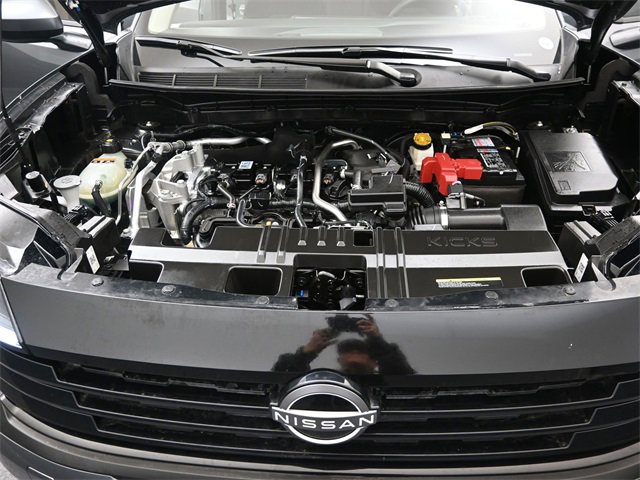 Used 2025 Nissan Kicks SV w/ Charging Package image 12