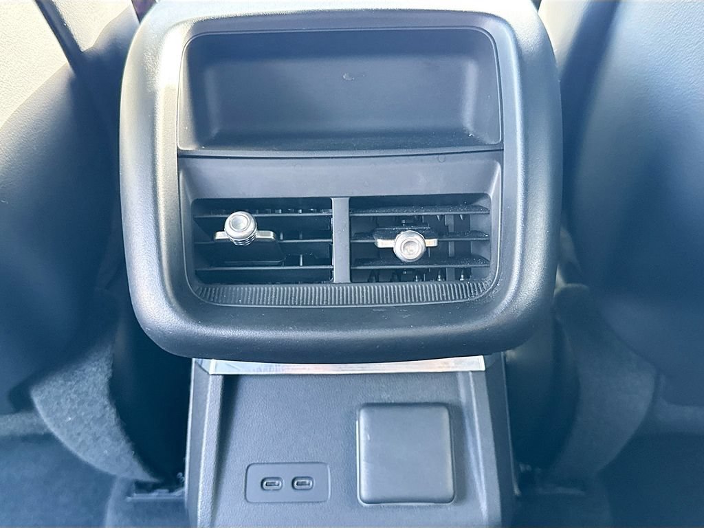 Used 2023 Cadillac Lyriq AWD image 28