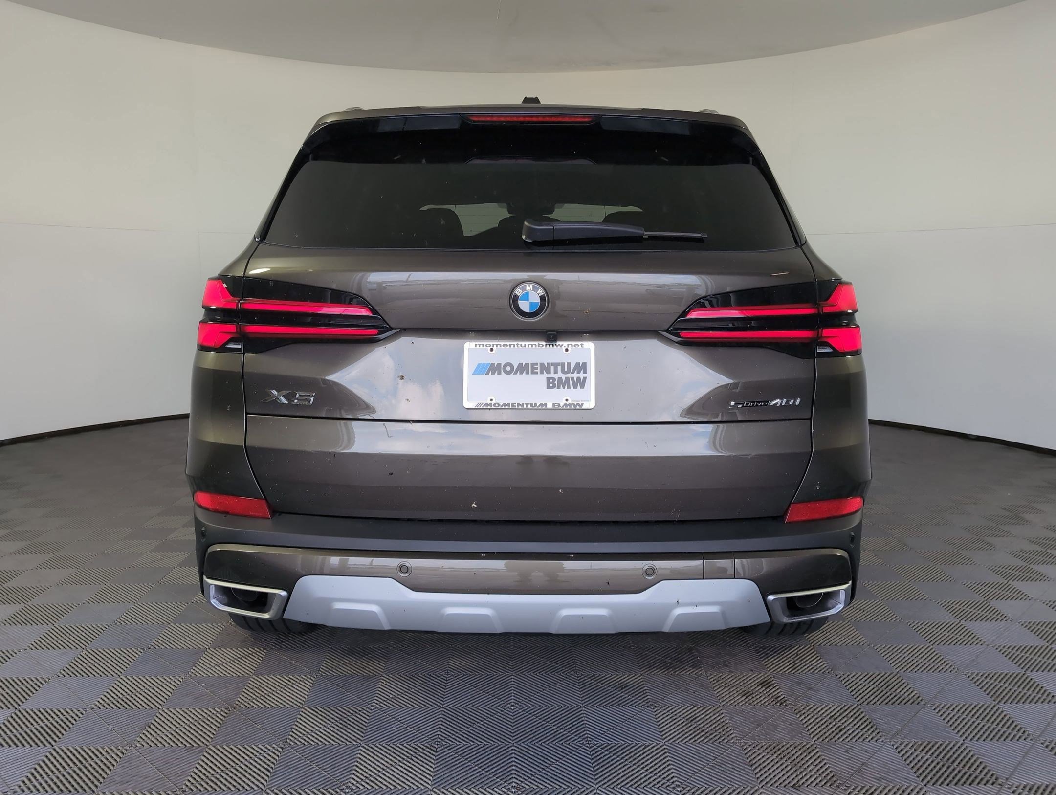 Used 2026 BMW X5 sDrive40i w/ Premium Package image 8