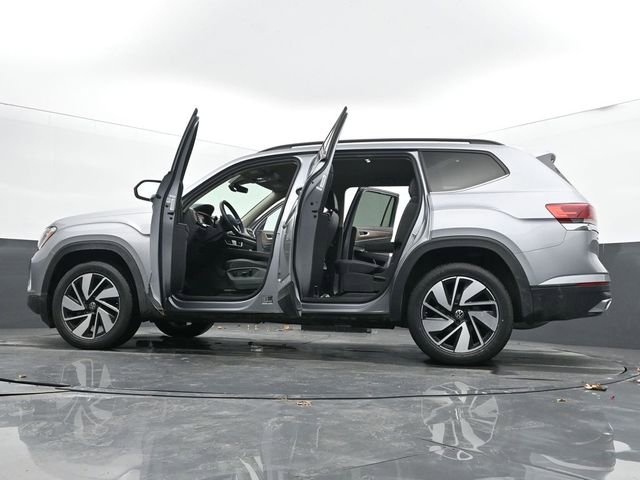 Used 2024 Volkswagen Atlas SE image 50