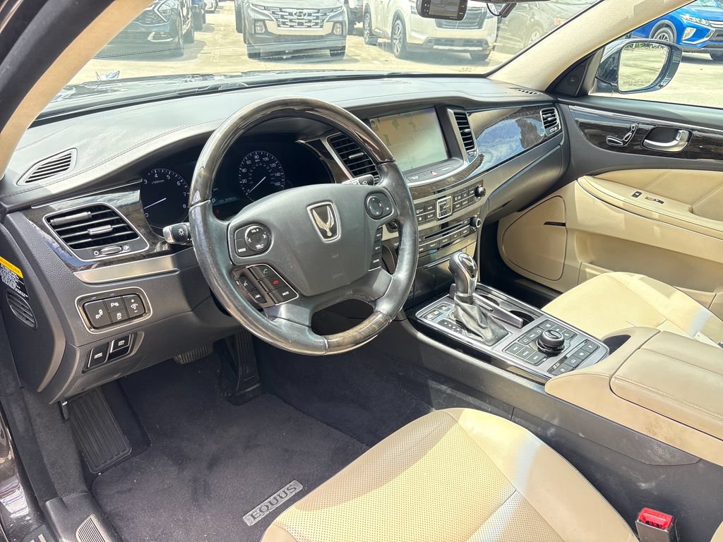 Used 2015 Hyundai Equus Signature RWD image 5