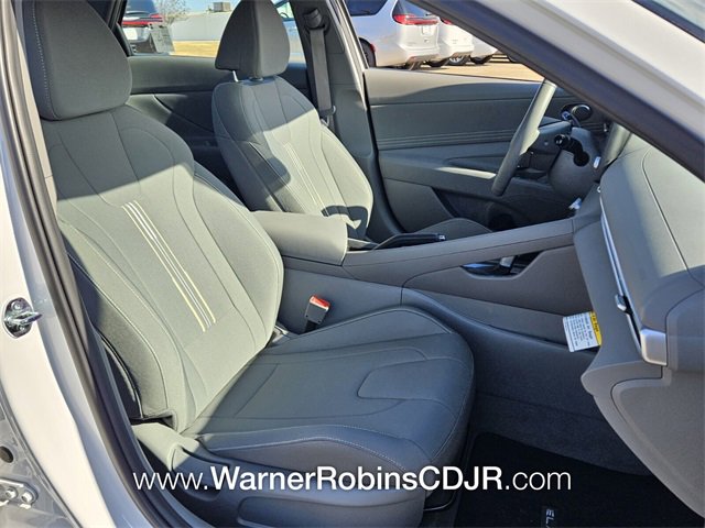 Used 2025 Hyundai Elantra Sport image 15