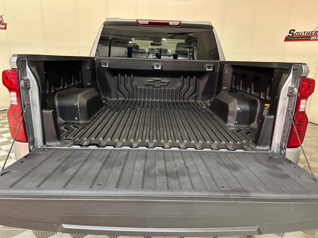 Used 2024 Chevrolet Silverado 1500 LT AWD/4WD image 5