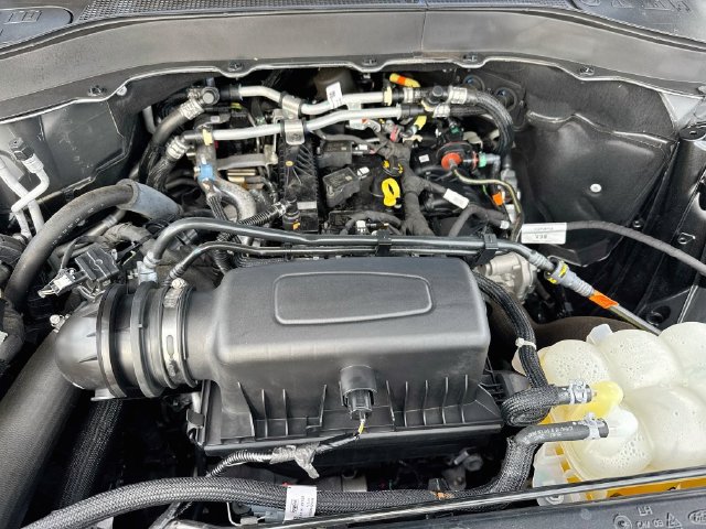 Used 2024 Ford Explorer XLT AWD/4WD image 34