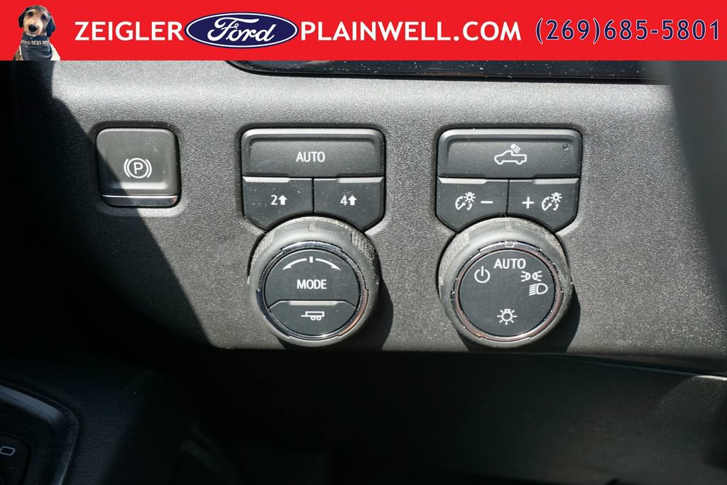Used 2023 Chevrolet Silverado 1500 LT AWD/4WD image 28