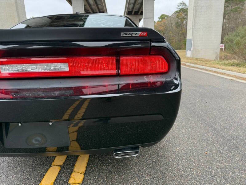 Used 2010 Dodge Challenger SRT8 RWD image 5