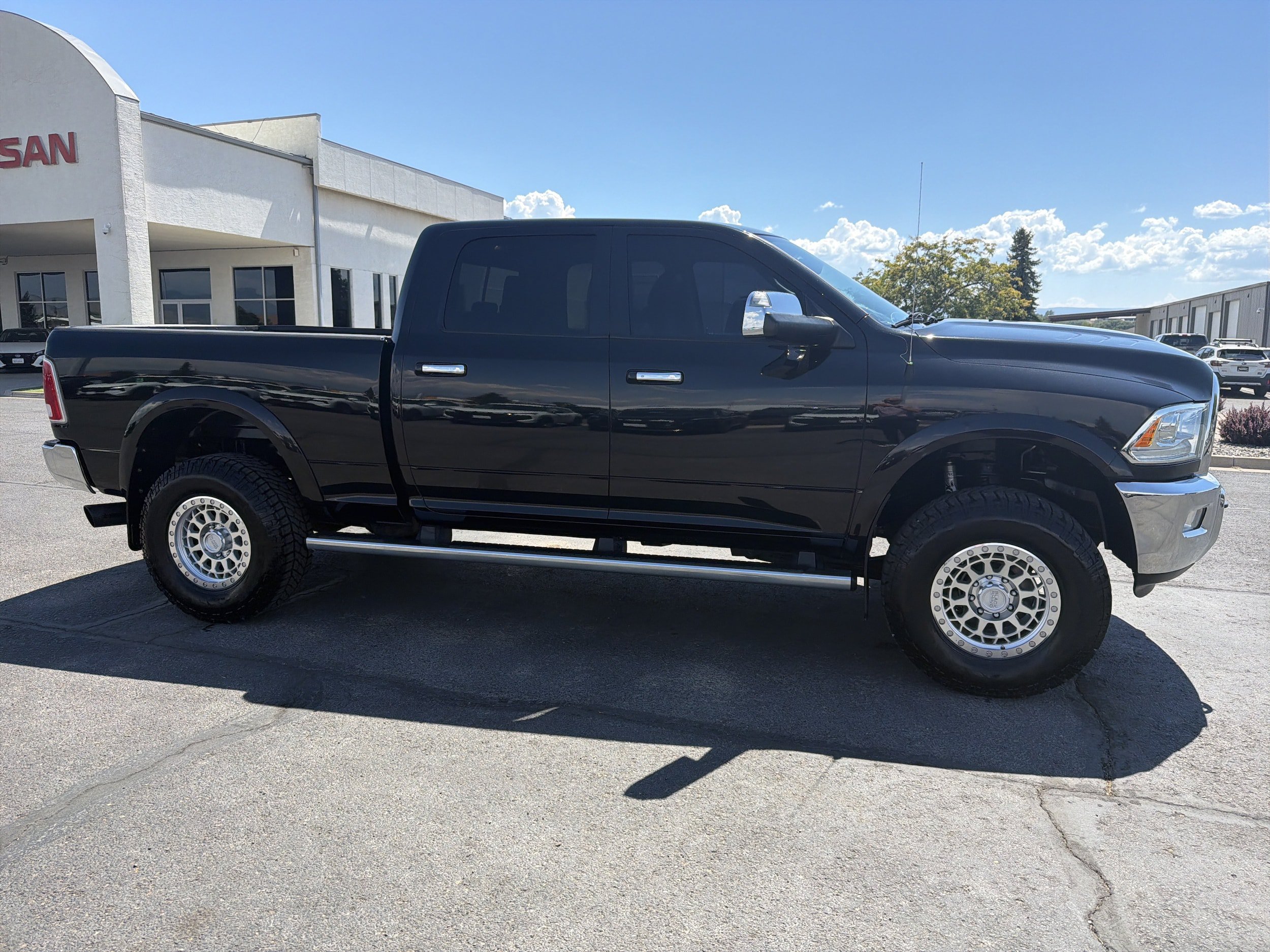 Used 2015 RAM 2500 Laramie w/ Convenience Group AWD/4WD image 4
