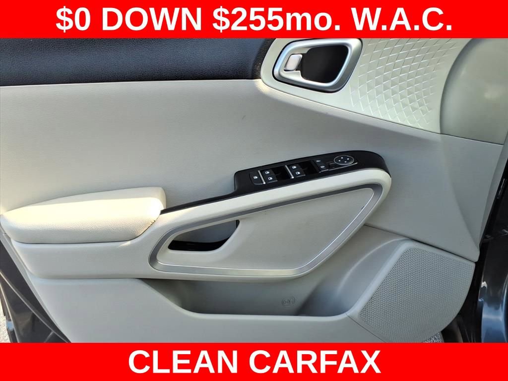 Used 2022 Kia Soul LX image 10