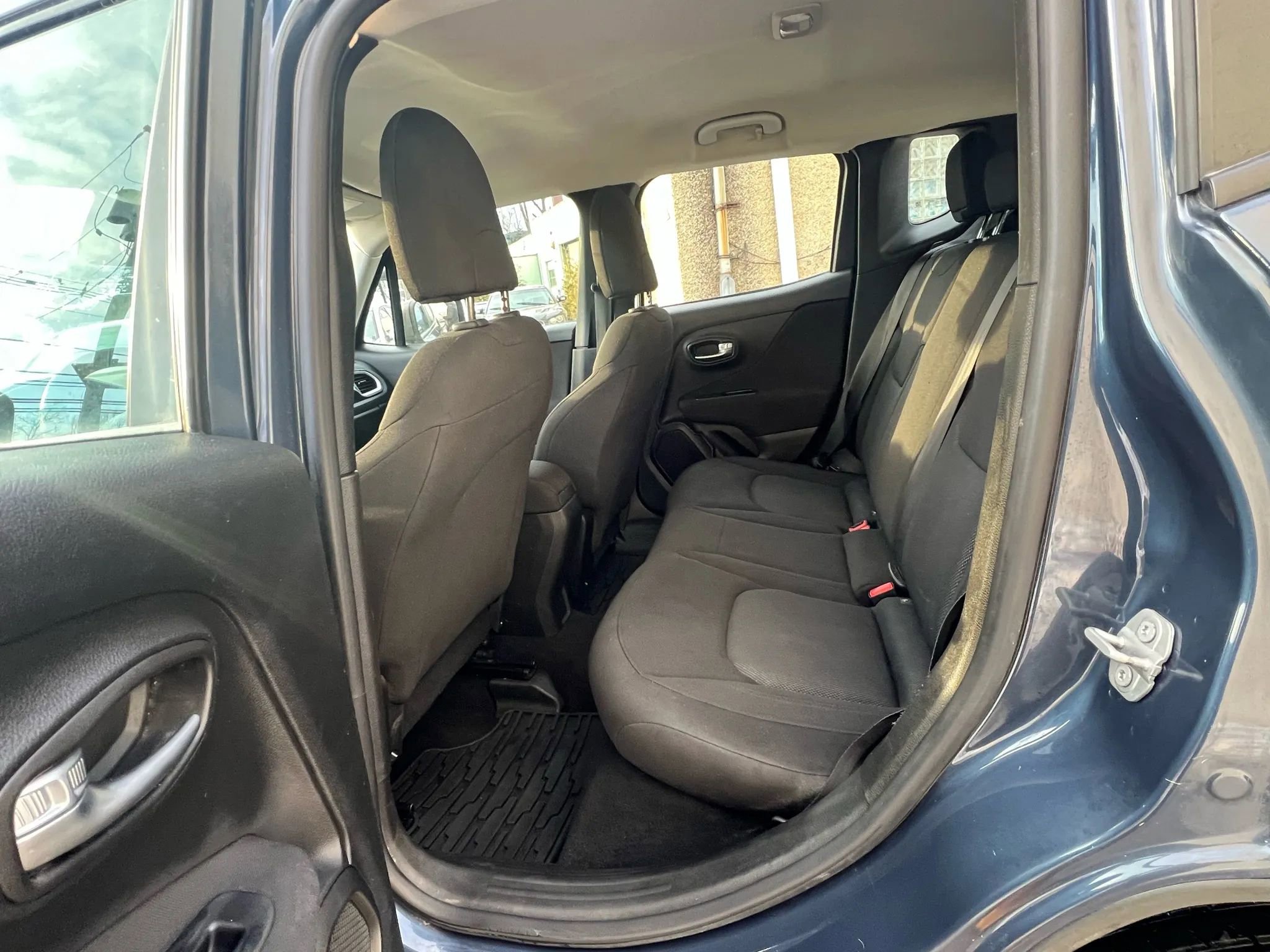 Used 2021 Jeep Renegade Sport image 29