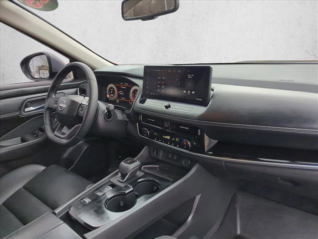 Used 2025 Nissan Rogue SL FWD image 23