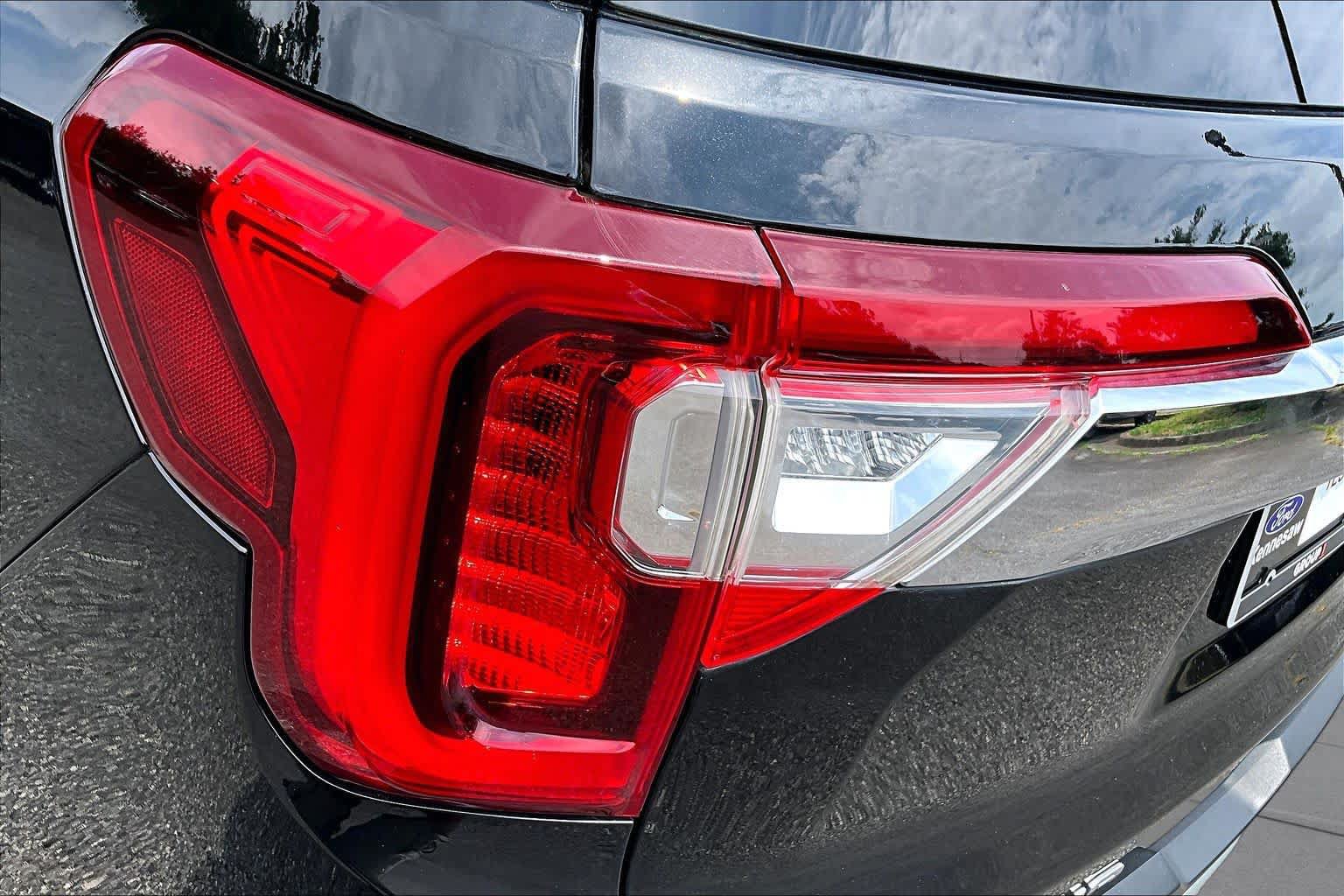 Used 2022 GMC Acadia SLT w/ Preferred Package FWD image 28