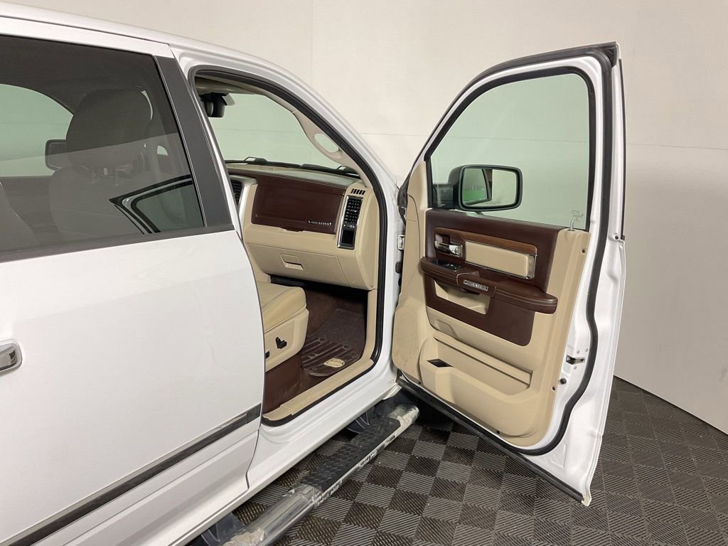 Used 2018 RAM 1500 Laramie w/ Convenience Group AWD/4WD image 36